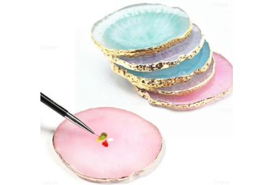 Палитра для смешивания цветов в ассортименте.