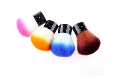 Щетка от пыли мягкая с короткой цветной ручкой в ассортименте