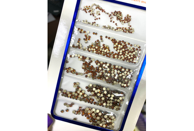 Стразы Gold микс размер