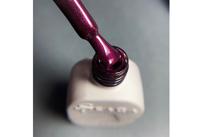 Gel nail polish Saga Love Red No. 03, 10 ml