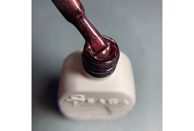 Gel nail polish Saga Love Red No. 04, 10 ml