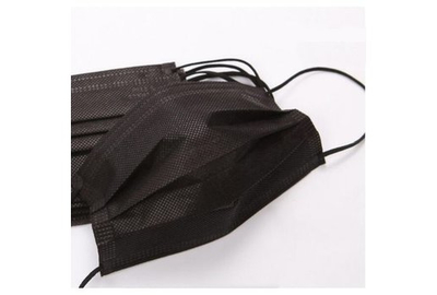 Маска захисна тришарова чорна с фіксатором 50 шт