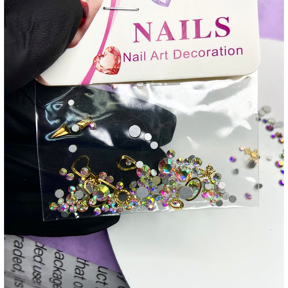 Металеві прикраси для нігтів Серце, 4 шт