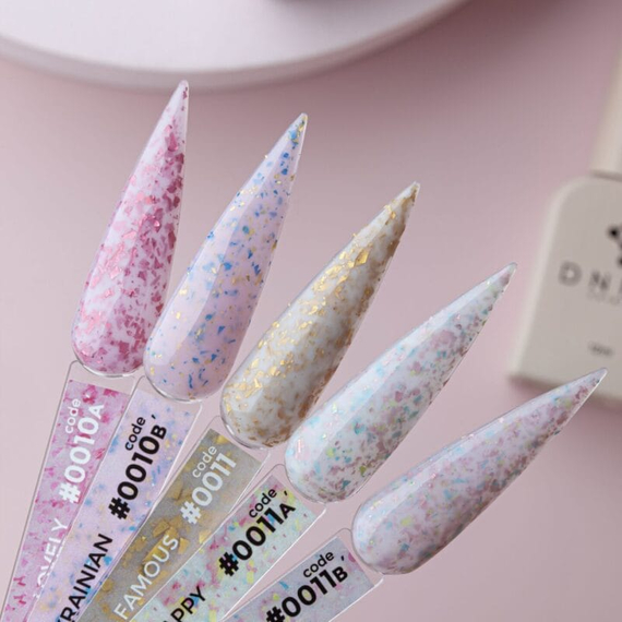 База кольорова DNKA Cover base №011 Famous молочна з золотою поталлю, 12 мл, Колір: Молочний, зображення 2