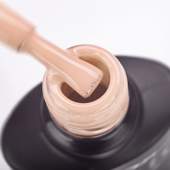 Гель-лак Komilfo Deluxe Series №D011 світло-карамельний емаль, 8 мл, Колір: Бежевий, Об`єм: 8 мл, зображення 2