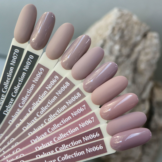 Гель-лак Komilfo Deluxe Series №D069 світлий бежево-сірий емаль, 8 мл, Колір: Сірий, Об`єм: 8 мл, зображення 4