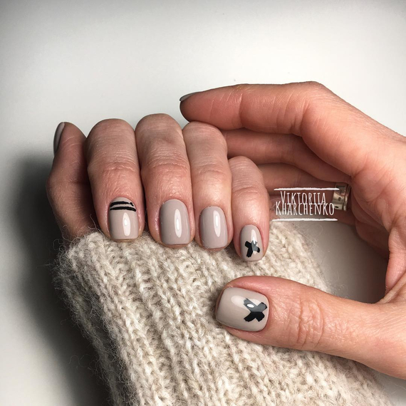 Гель-лак Komilfo Deluxe Series №D069 світлий бежево-сірий емаль, 8 мл, Колір: Сірий, Об`єм: 8 мл, зображення 3