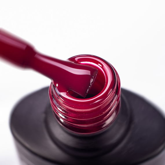 Гель-лак Komilfo Deluxe Series №D096 бордова марсала емаль, 8 мл, Колір: Червоний, Об`єм: 8 мл, зображення 2