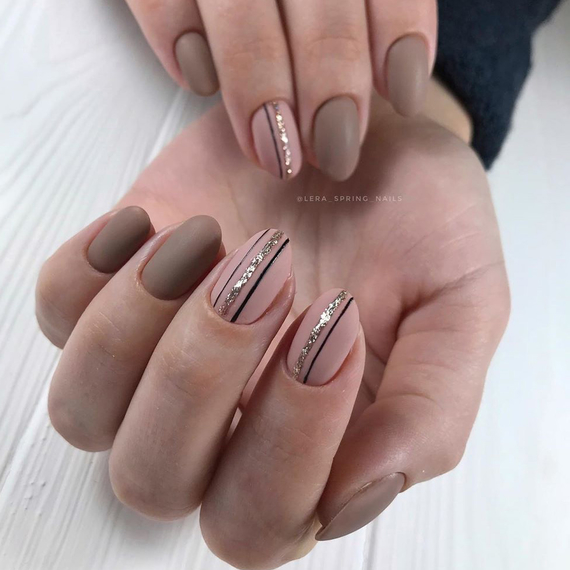 Гель-лак Komilfo Deluxe Series №D236 сіро-бежевий емаль, 8 мл, Колір: Бежевий, Об`єм: 8 мл, зображення 4